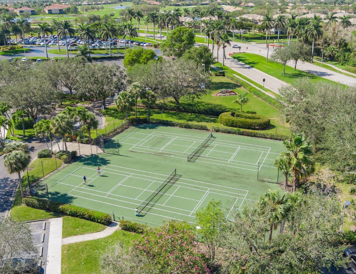 Lely Greenlinks Top Floor - On Golf Course, Minutes From Beaches, Downtown! North North Naples المظهر الخارجي الصورة